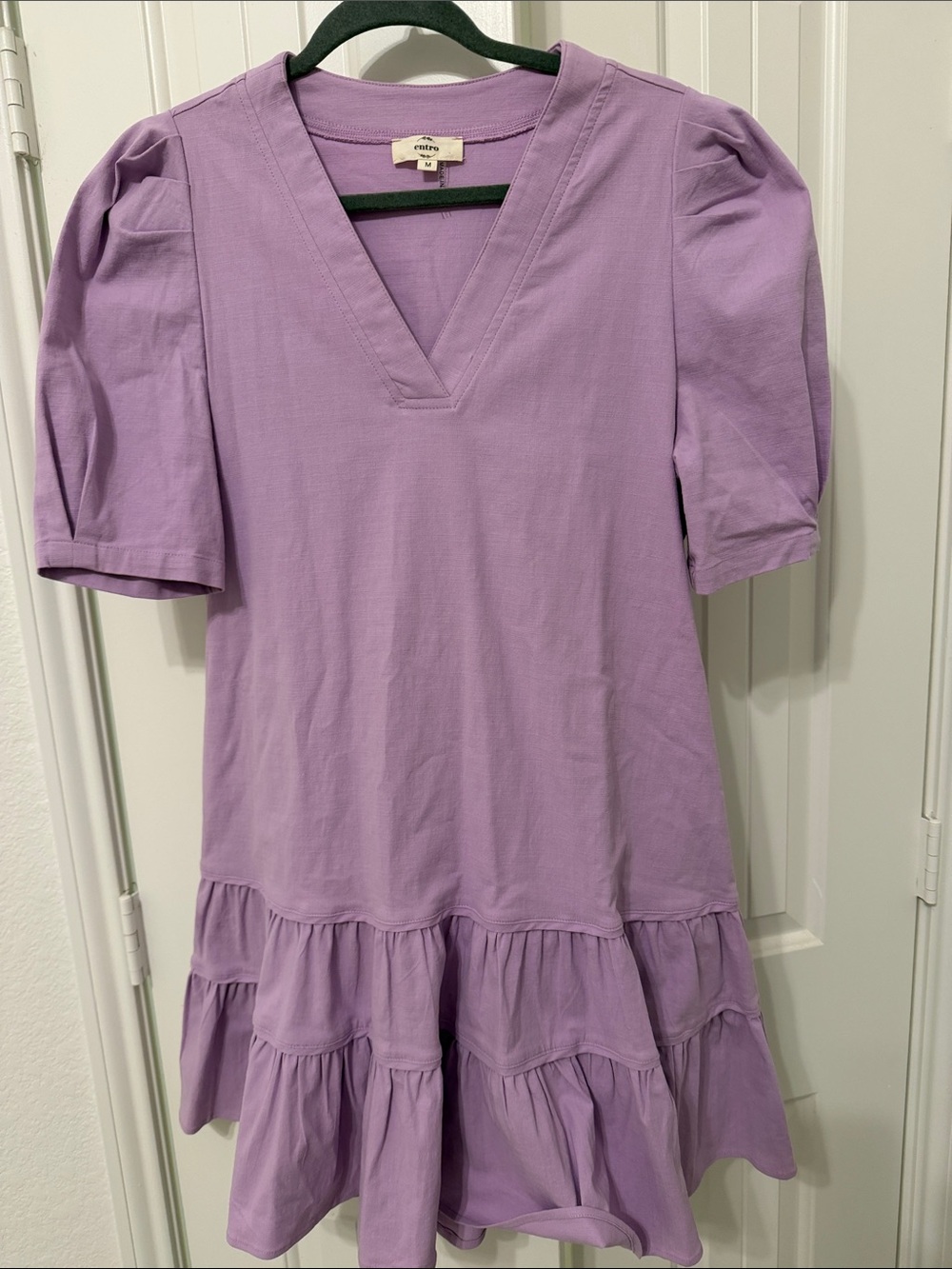 Entro women’s Lavender Tiered V-Neck Dress size M